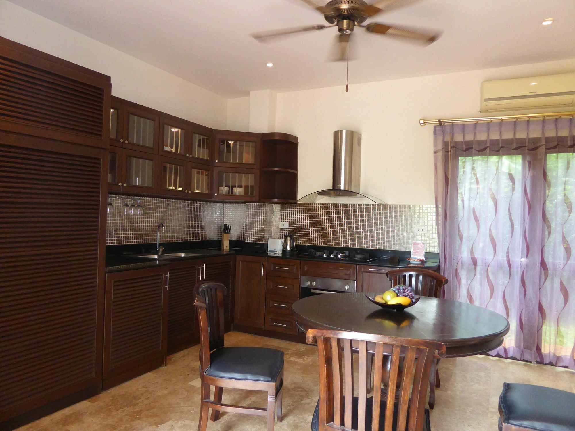 Tropicana Beach Villa At Vip Resort Ban Phe Exterior foto